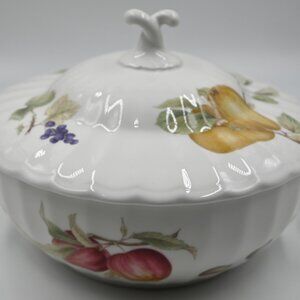 Mikasa Maxima Belle Terre 2.5-Quart 9-Inch Covered Casserole Bowl